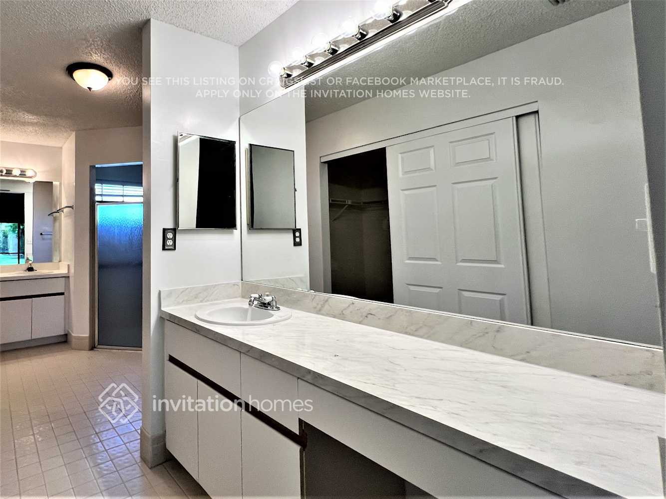 Building Photo - 1944 Lynton Cir