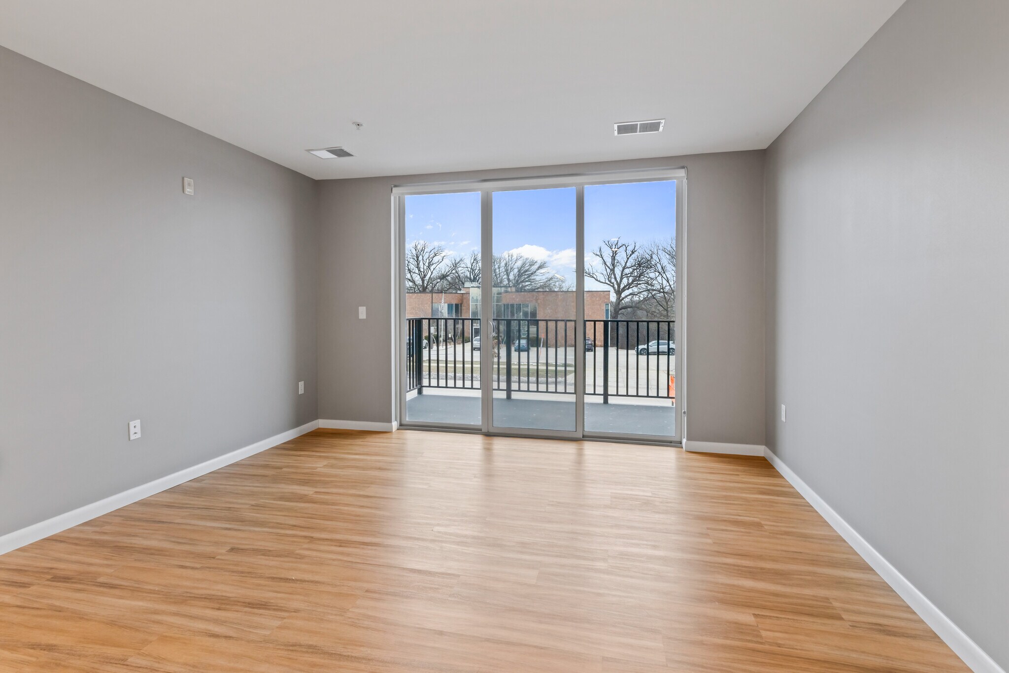 Building Photo - 8041 W Bluemound Rd