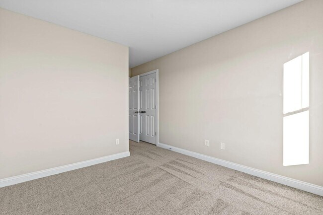 Building Photo - 824 Copley Pointe Dr