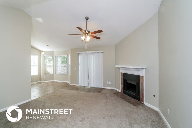 Building Photo - 1826 Killarney Dr SW