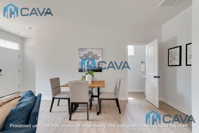 Building Photo - 1301 N 32nd St