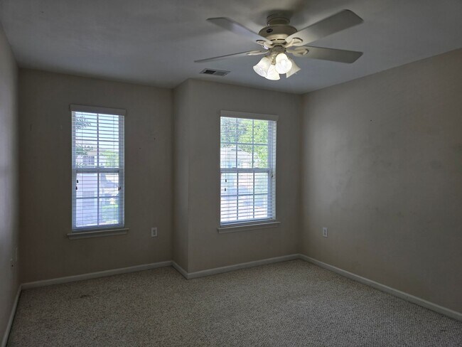 Building Photo - 4424 Duffy Dr