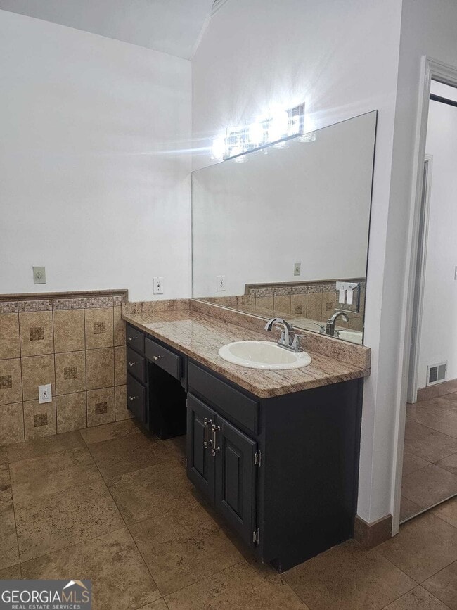 Building Photo - 526 Coopers Pond Dr