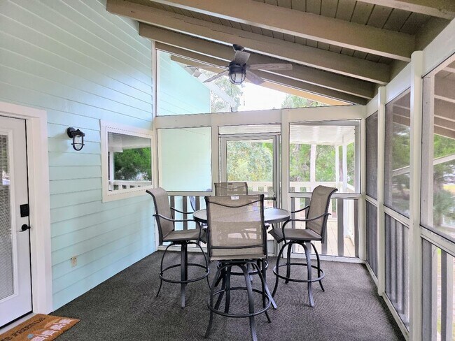 Building Photo - 11307 Coral Ct W