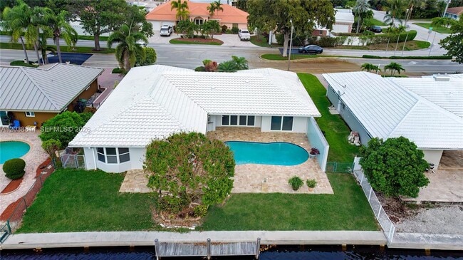 Building Photo - 5721 Bayview Dr