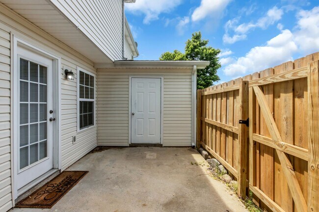Building Photo - 414 Arapaho Dr