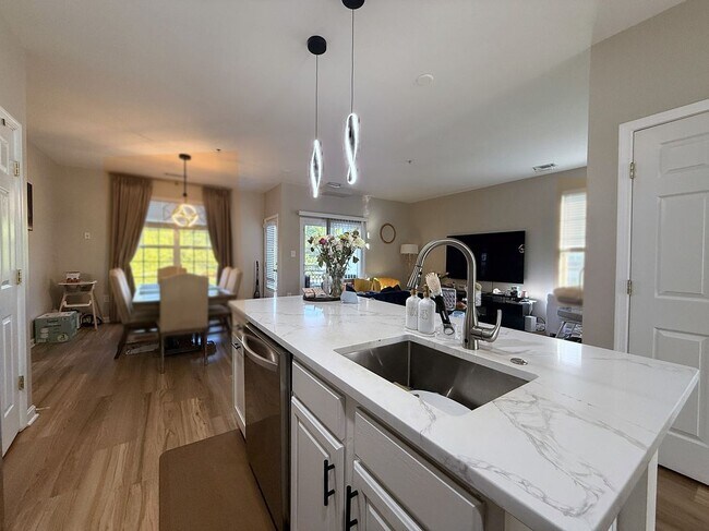 Building Photo - 15505 John Diskin Cir