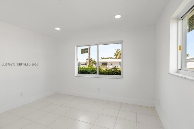 Building Photo - 310 Leisure Blvd