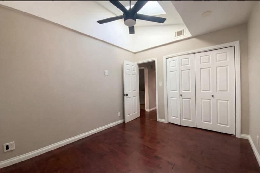 Building Photo - 2541 Haller St