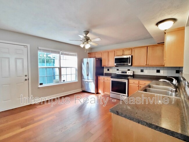 Building Photo - 325 Shoshone Pl