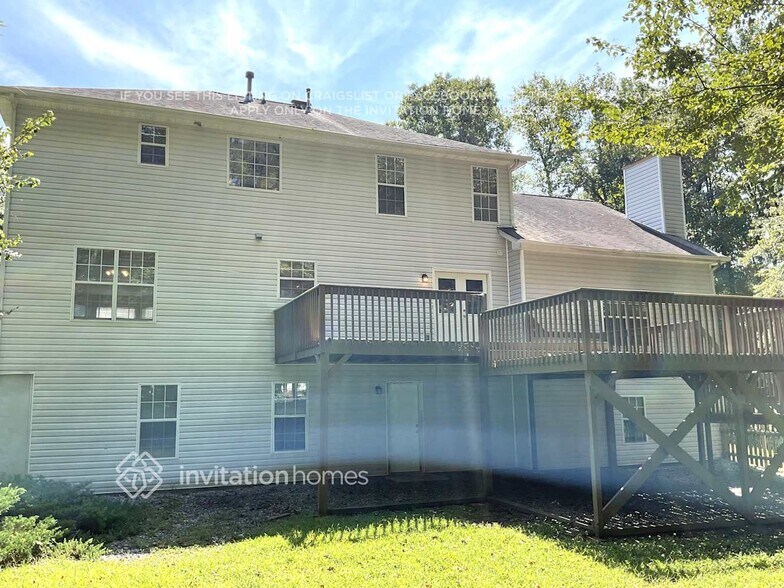 Building Photo - 7145 Pinecone Way