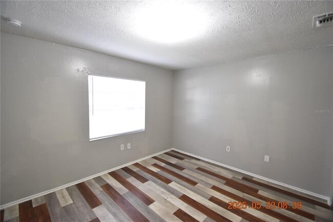 Building Photo - 10405 N Arden Ave