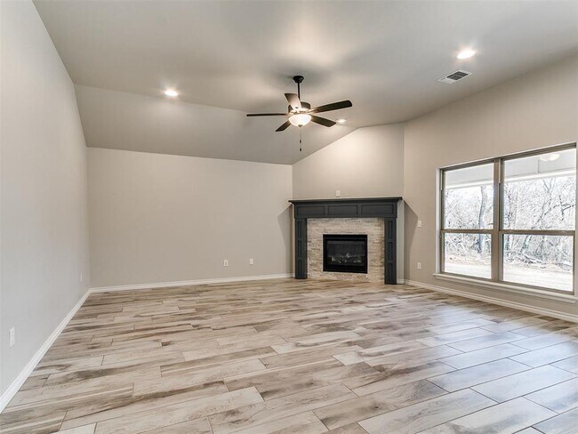 Building Photo - 12200 Rockbed Dr