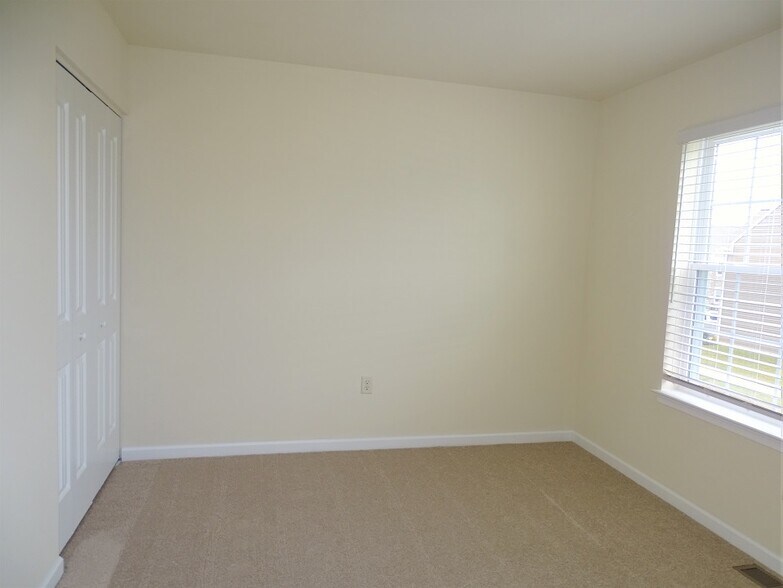 Building Photo - 609 Byler Cir