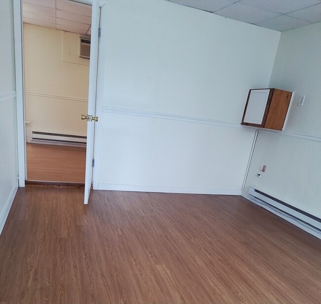 Building Photo - 1071 W Boylston St