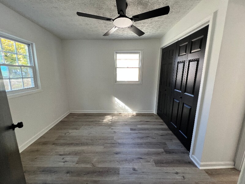 Building Photo - 2160 Dowdell Dr