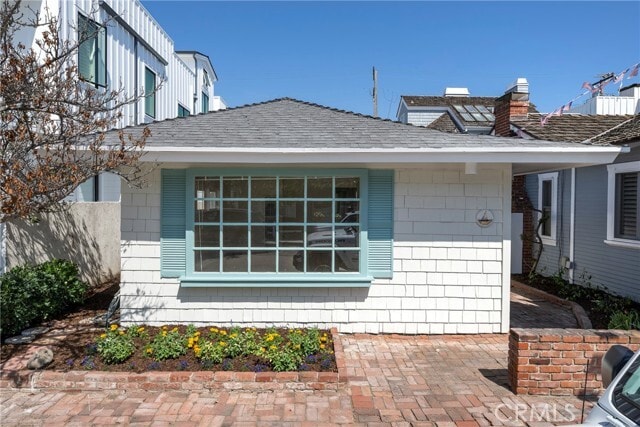 Building Photo - 122 Apolena Ave