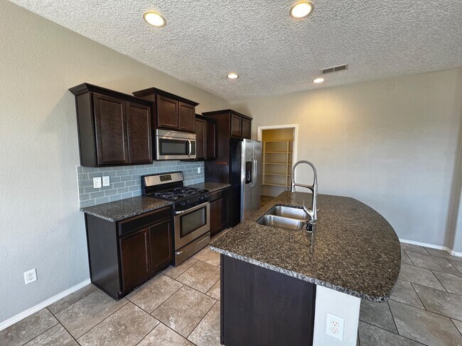 Building Photo - 8901 Eagle Hills Dr NW