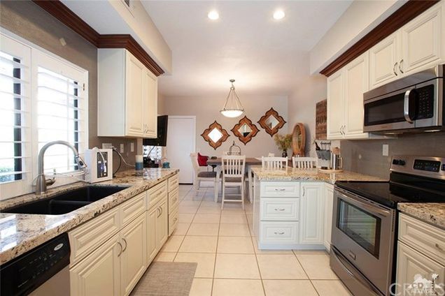 Building Photo - 38063 Crocus Ln
