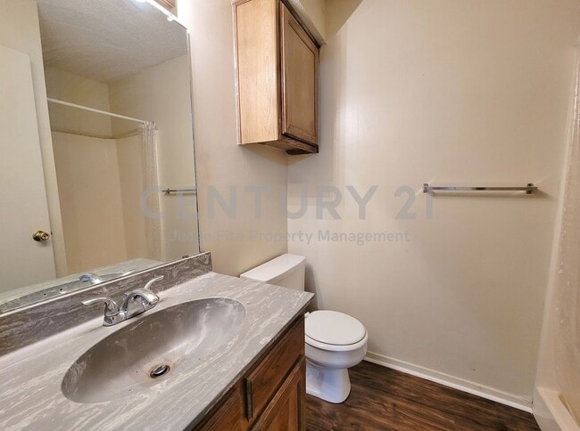 Building Photo - Fabulous 2/2.5 Within Walking Distance to UNT For Rent!