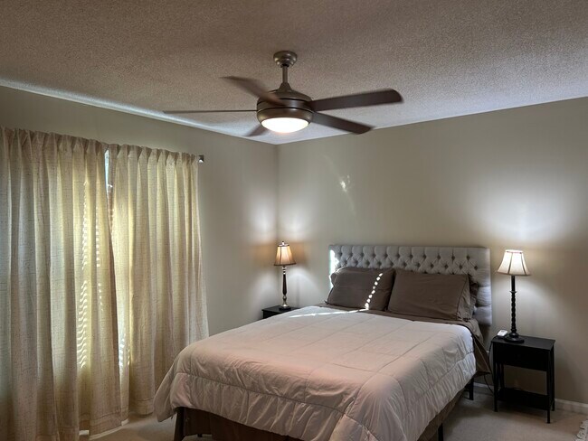 Building Photo - 113 Manor Row