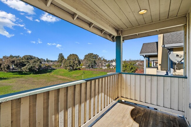 Building Photo - Beautiful Capitola Home | Desirable Location