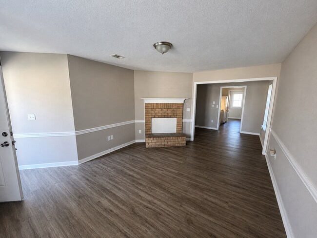 Building Photo - 2071 Cooperwell Dr