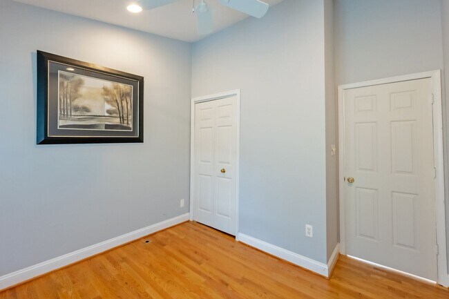 Building Photo - Great 3br 2.5 Bath Townhome in Rockville MD