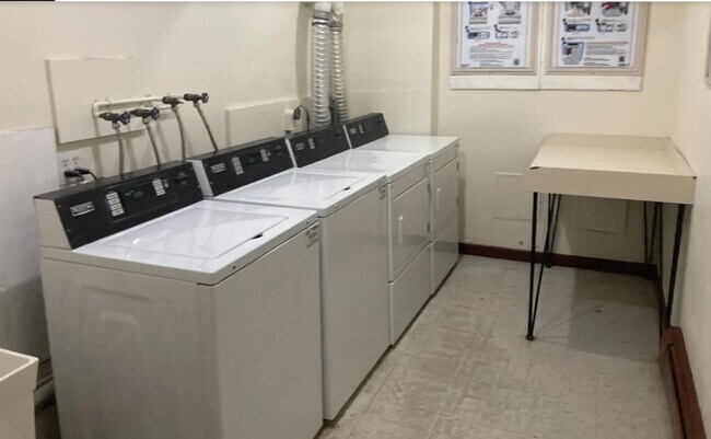 Building Photo - 25 Balance Rock Rd