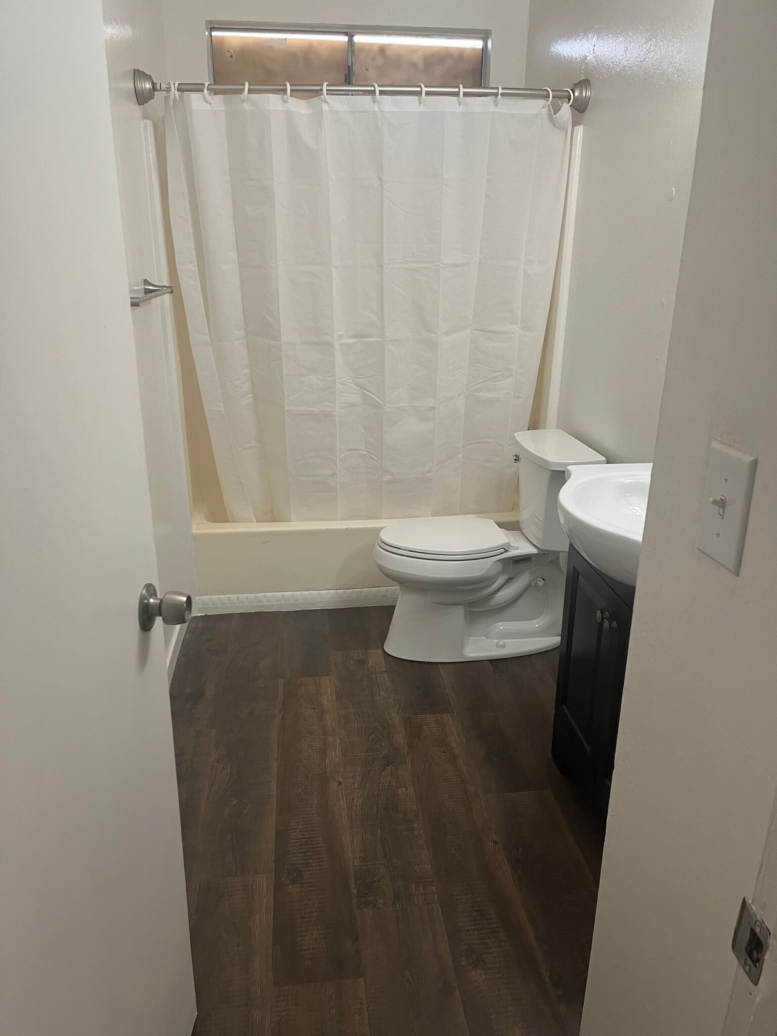 Bathroom - 271 Rhonda Ct