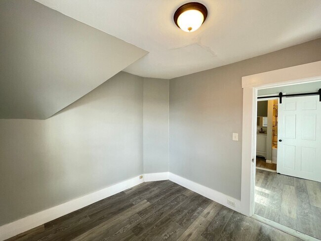 Building Photo - 29 Pennacook St