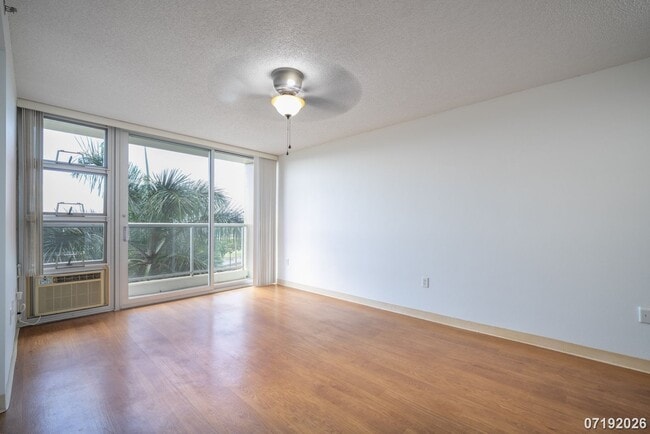 Building Photo - $2,500 / 2br - 2 BED 1 BATH CONDO IN PLANTATION TOWN APTS