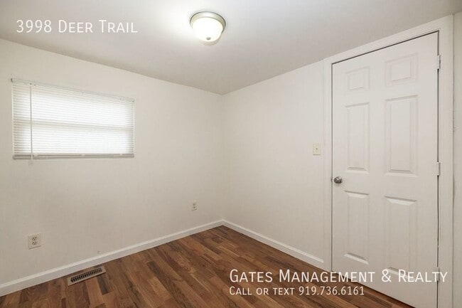 Building Photo - 3998 Deer Trail