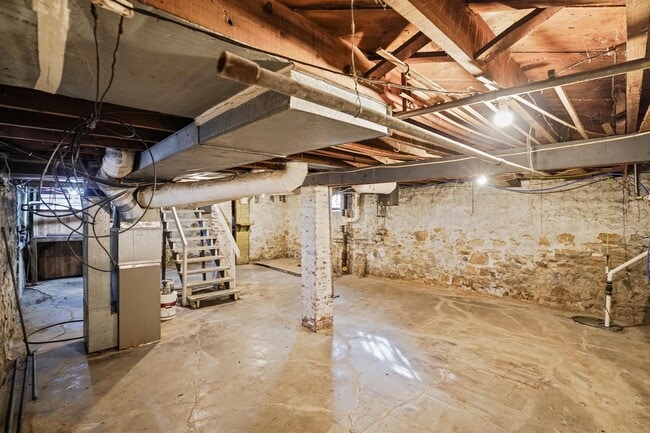 Building Photo - 2201 SW 8th St