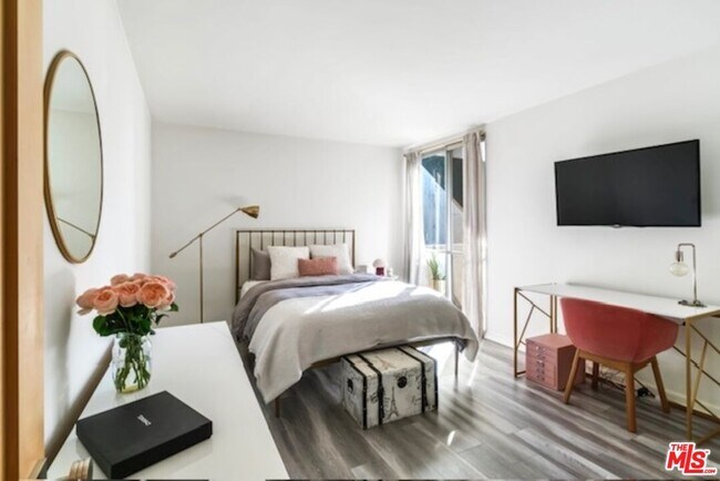 Building Photo - 1015 Kings Rd