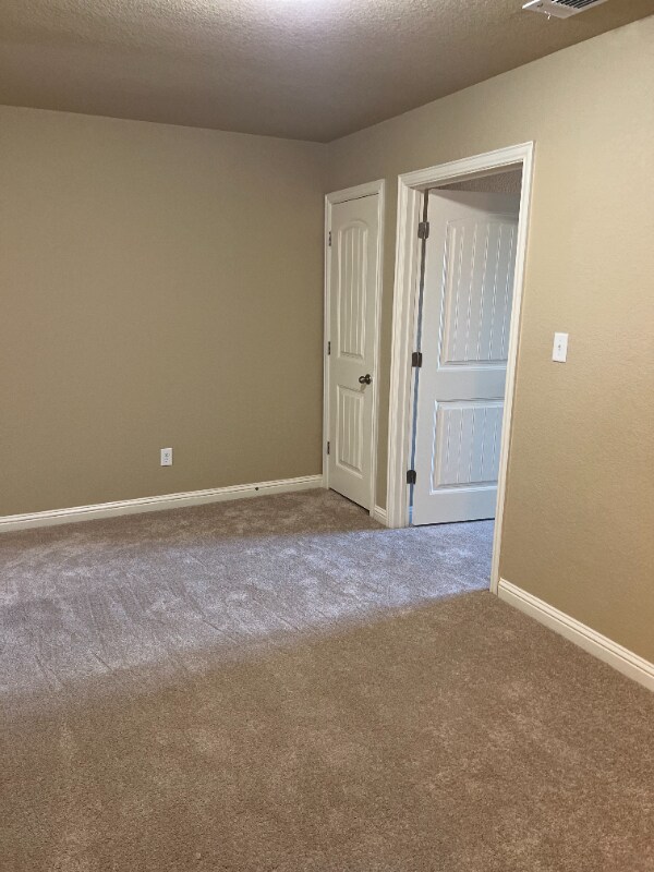 Building Photo - 907 Dart Ct