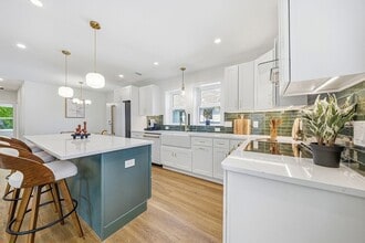 Building Photo - 54 Rangeley Rd