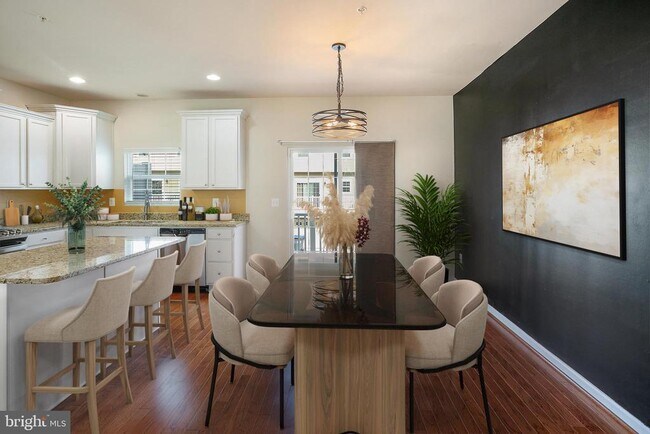 Building Photo - 2887 Falkirk Alley