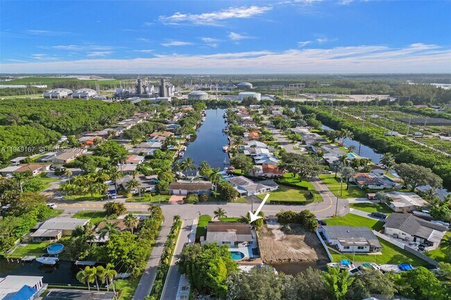 Building Photo - 3730 SW 47th Ct