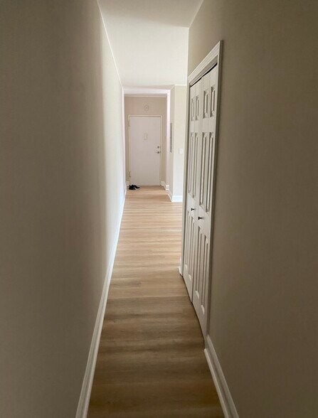 Building Photo - 17 Balance Rock Rd