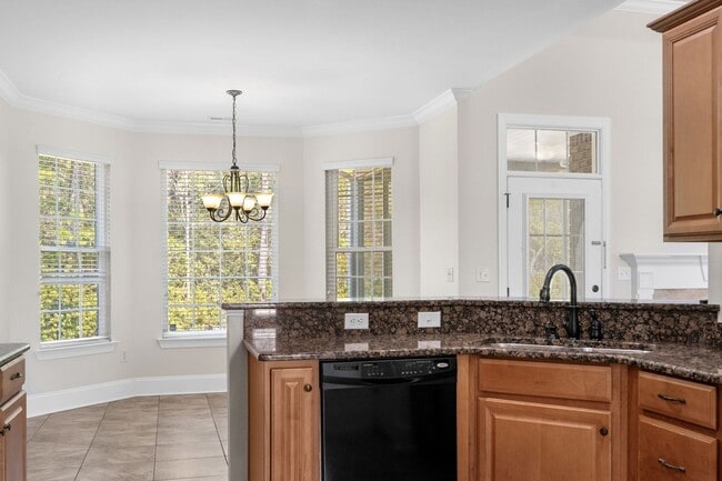 Building Photo - Spacious 4BR/3BA Home in Myrtle Beach – 2,550 Sq Ft & Screened Porch