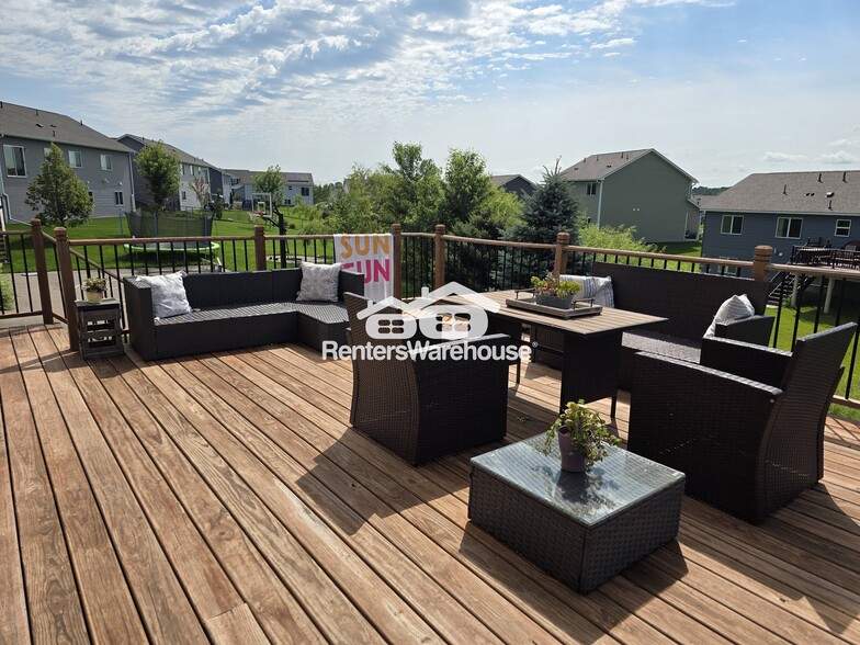 Building Photo - 930 Aspen Cir