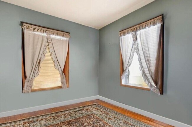 Building Photo - 851 Scott St