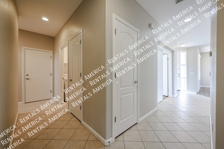 Building Photo - 2218 N 135th Dr