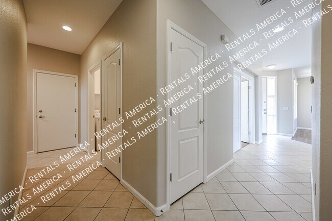 Building Photo - 2218 N 135th Dr