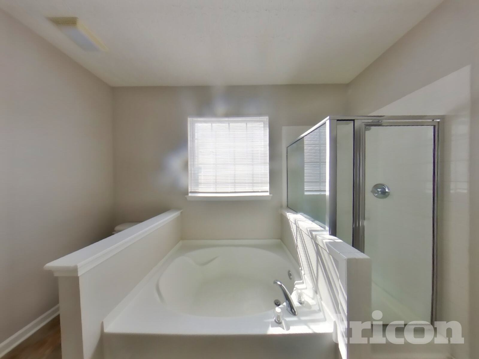 Building Photo - 1427 Wilshire Way