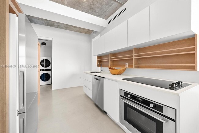 Building Photo - 3 Island Ave