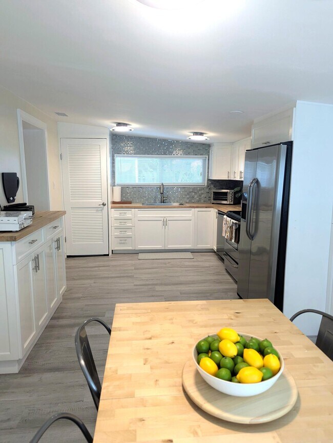 Building Photo - 708 Rambling Dr Cir