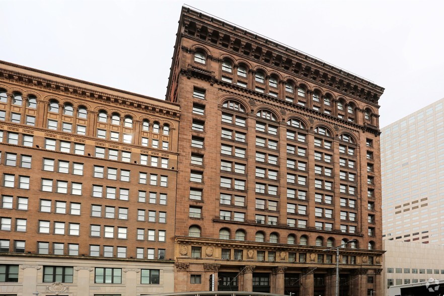 Primary Photo - Lofts at 629 Euclid