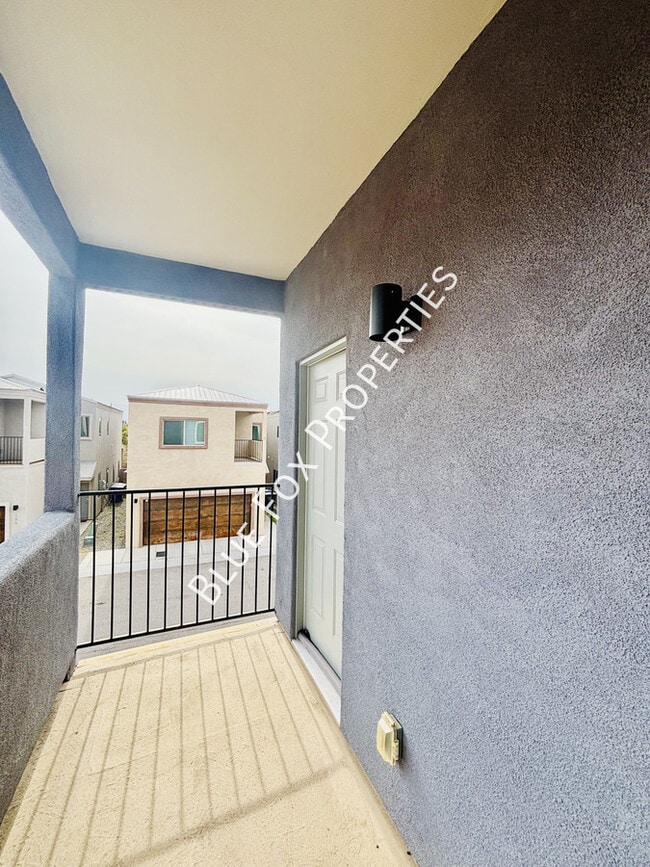 Building Photo - 149 E Stone Ct